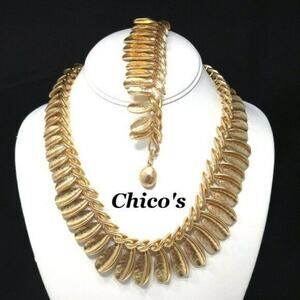 Chico’s Gold Tone Leaf Necklace Bracelet Set Hammered Dangle